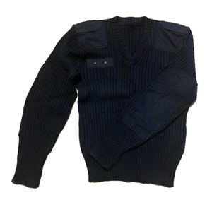 Blauer V neck uniform sweater.
